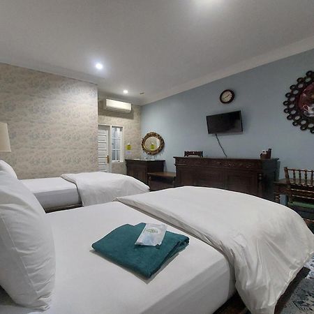 Nonie'S Huis Hotel Medan Buitenkant foto