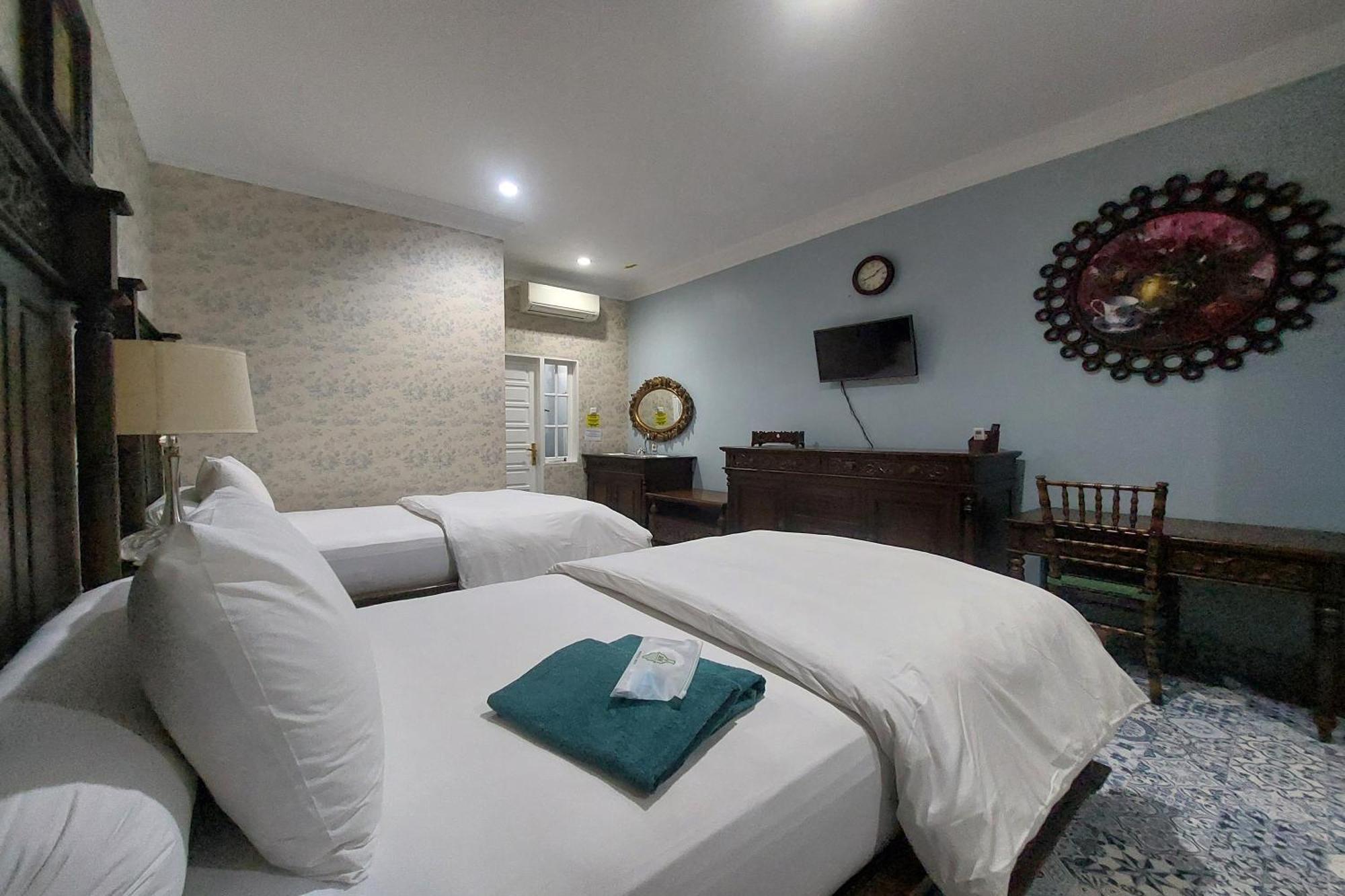 Nonie'S Huis Hotel Medan Buitenkant foto