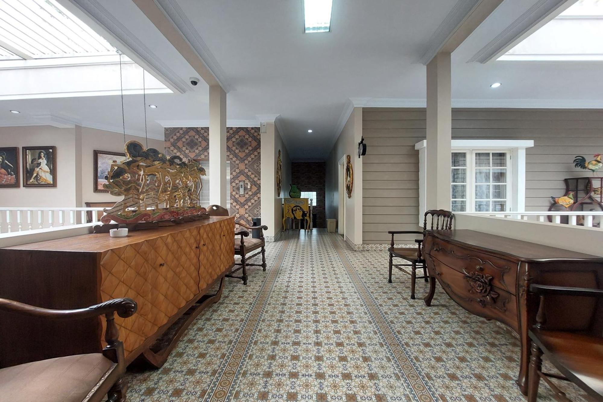 Nonie'S Huis Hotel Medan Buitenkant foto